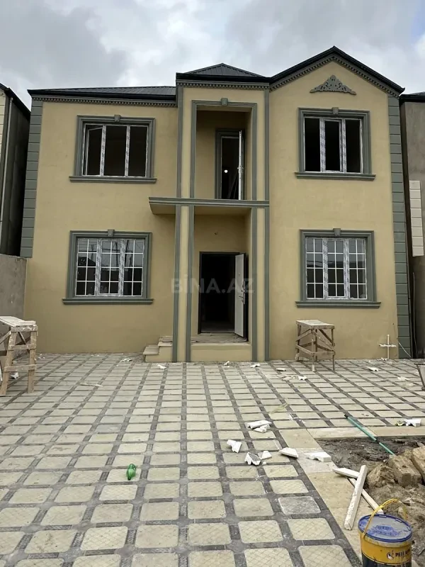 Satılır 4 otaqlı həyət evi 145 m²