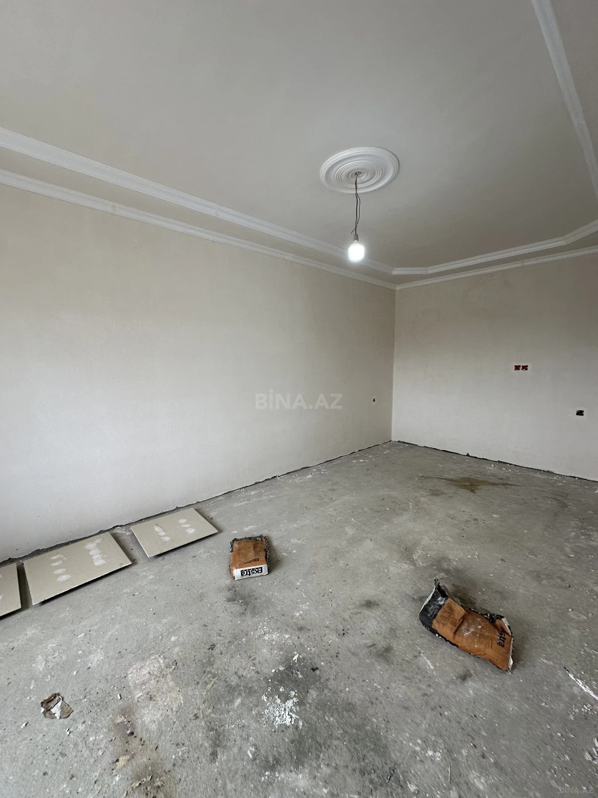 Satılır 4 otaqlı həyət evi 145 m²