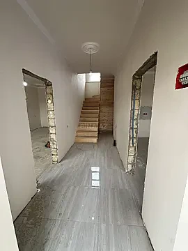 Satılır 4 otaqlı həyət evi 145 m²