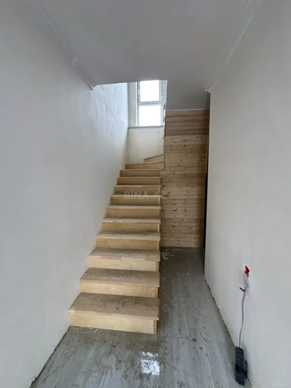 Satılır 4 otaqlı həyət evi 145 m²