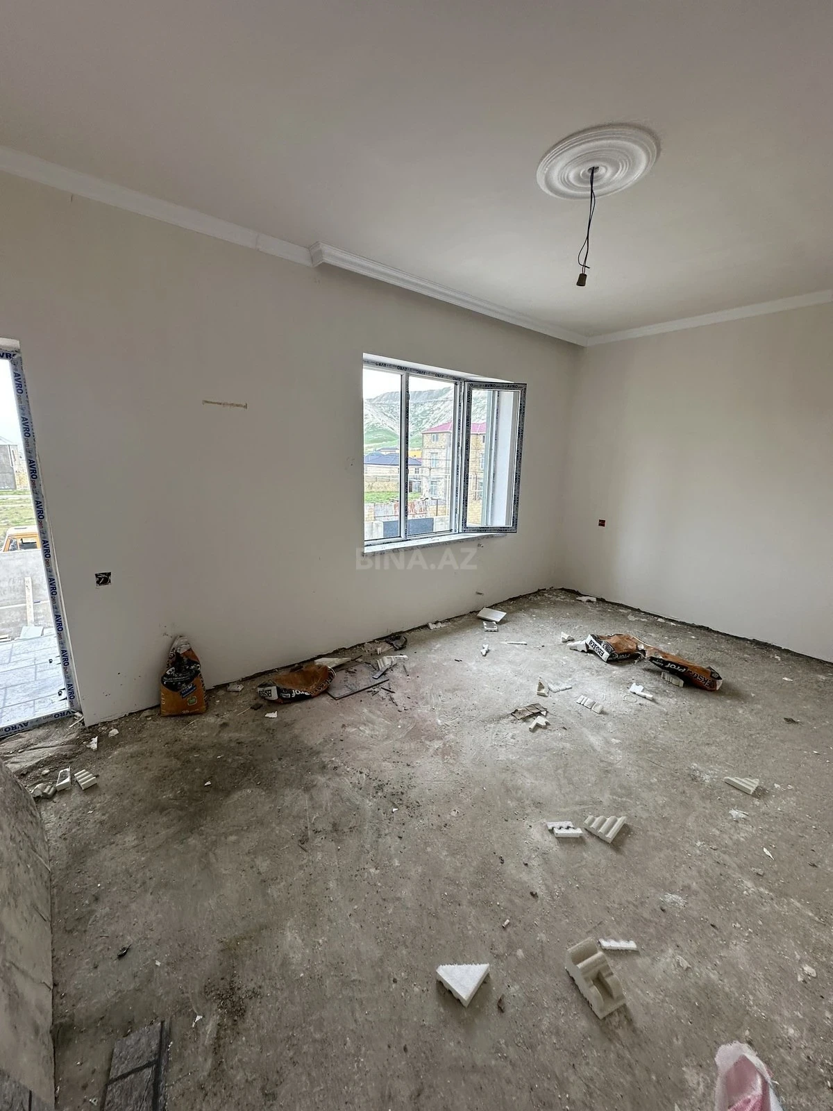 Satılır 4 otaqlı həyət evi 145 m²