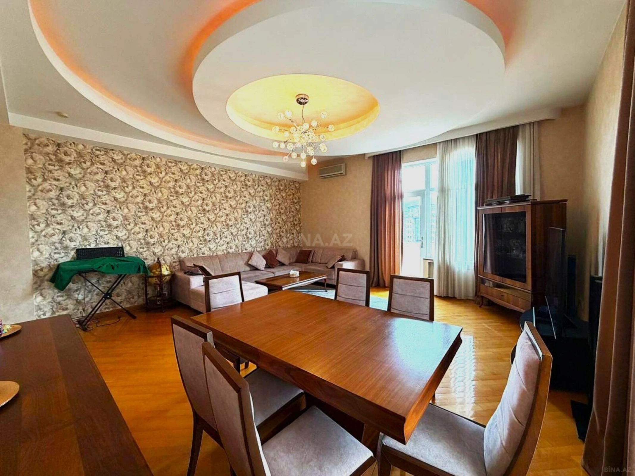 Satılır 4 otaqlı mənzil 175 m²