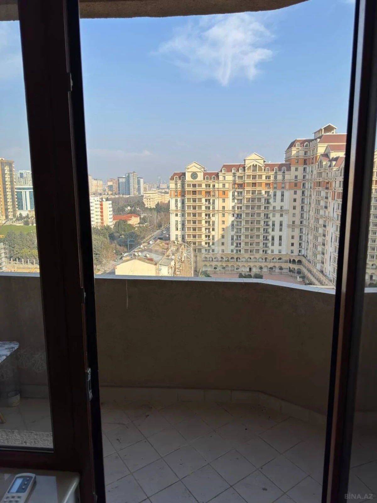 Kirayə verilir 3 otaqlı mənzil 145 m²