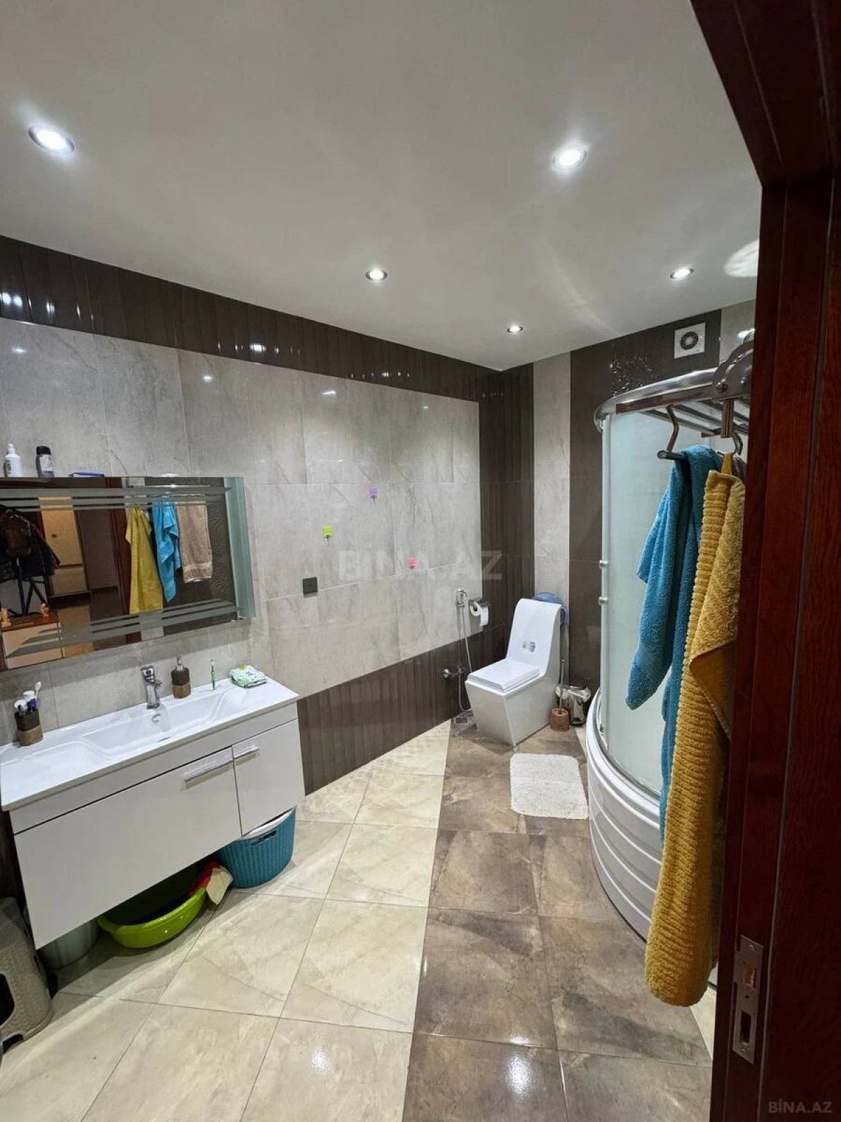 Kirayə verilir 3 otaqlı mənzil 145 m²