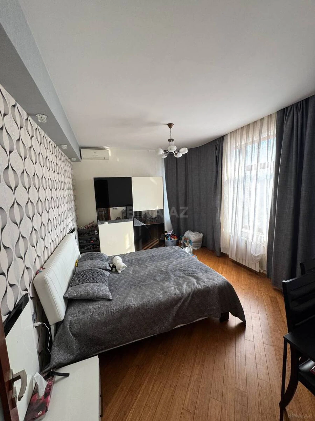 Kirayə verilir 3 otaqlı mənzil 145 m²