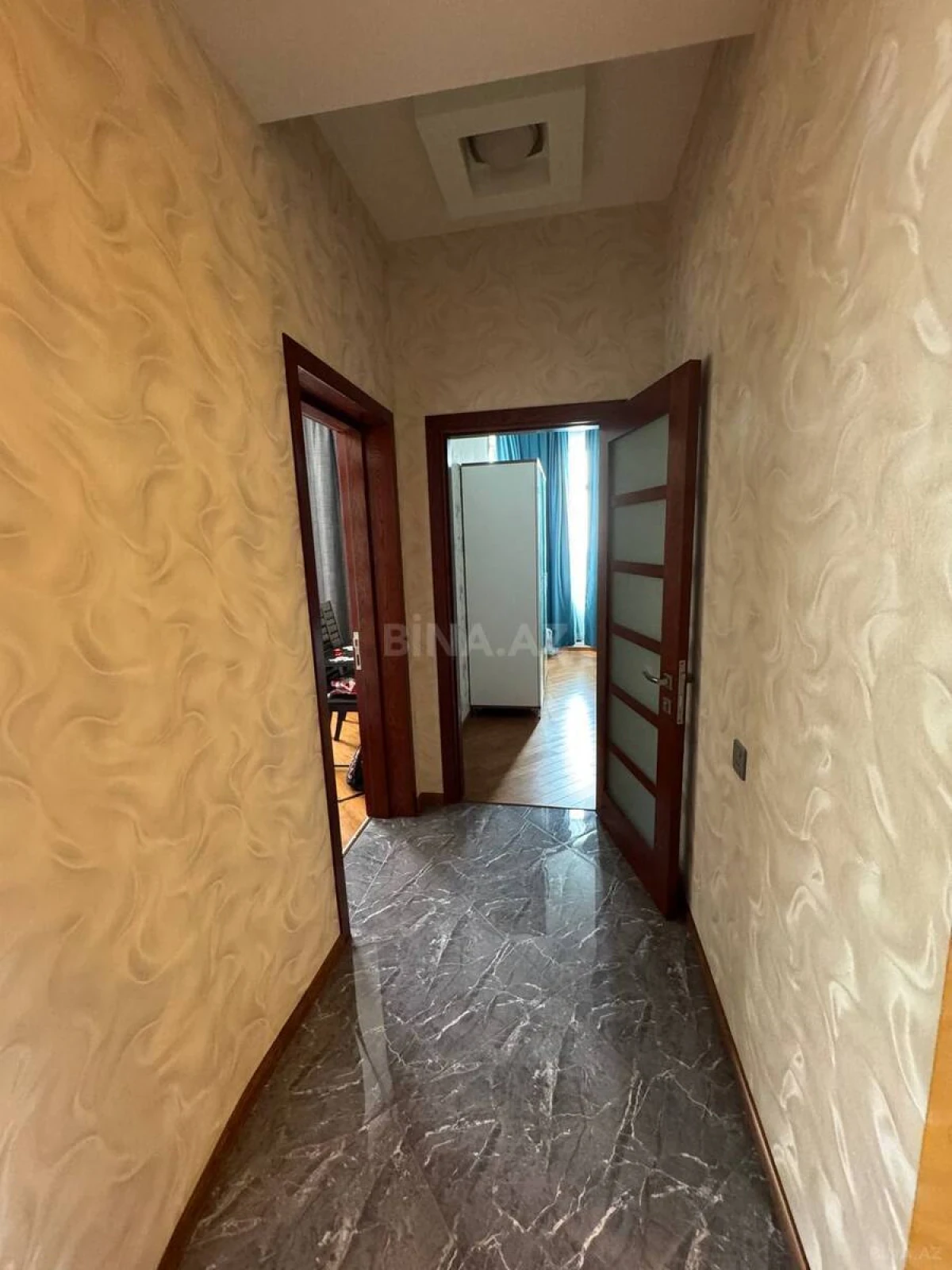 Kirayə verilir 3 otaqlı mənzil 145 m²
