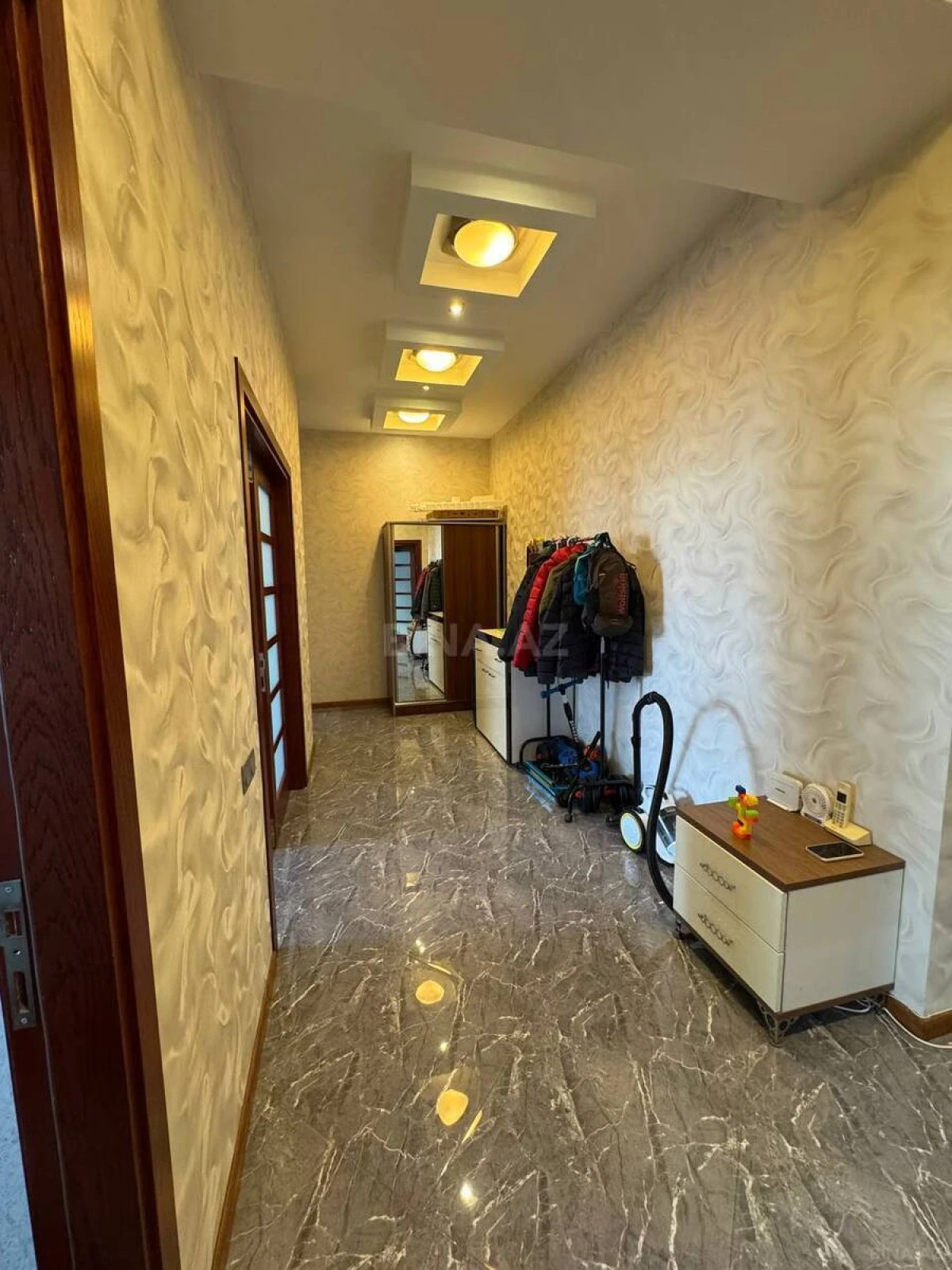 Kirayə verilir 3 otaqlı mənzil 145 m²