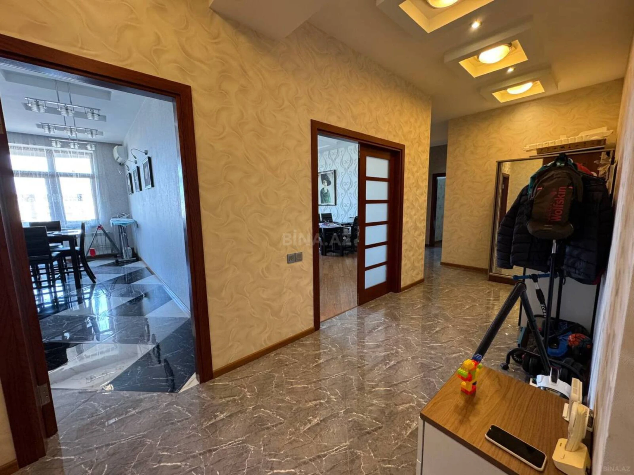 Kirayə verilir 3 otaqlı mənzil 145 m²