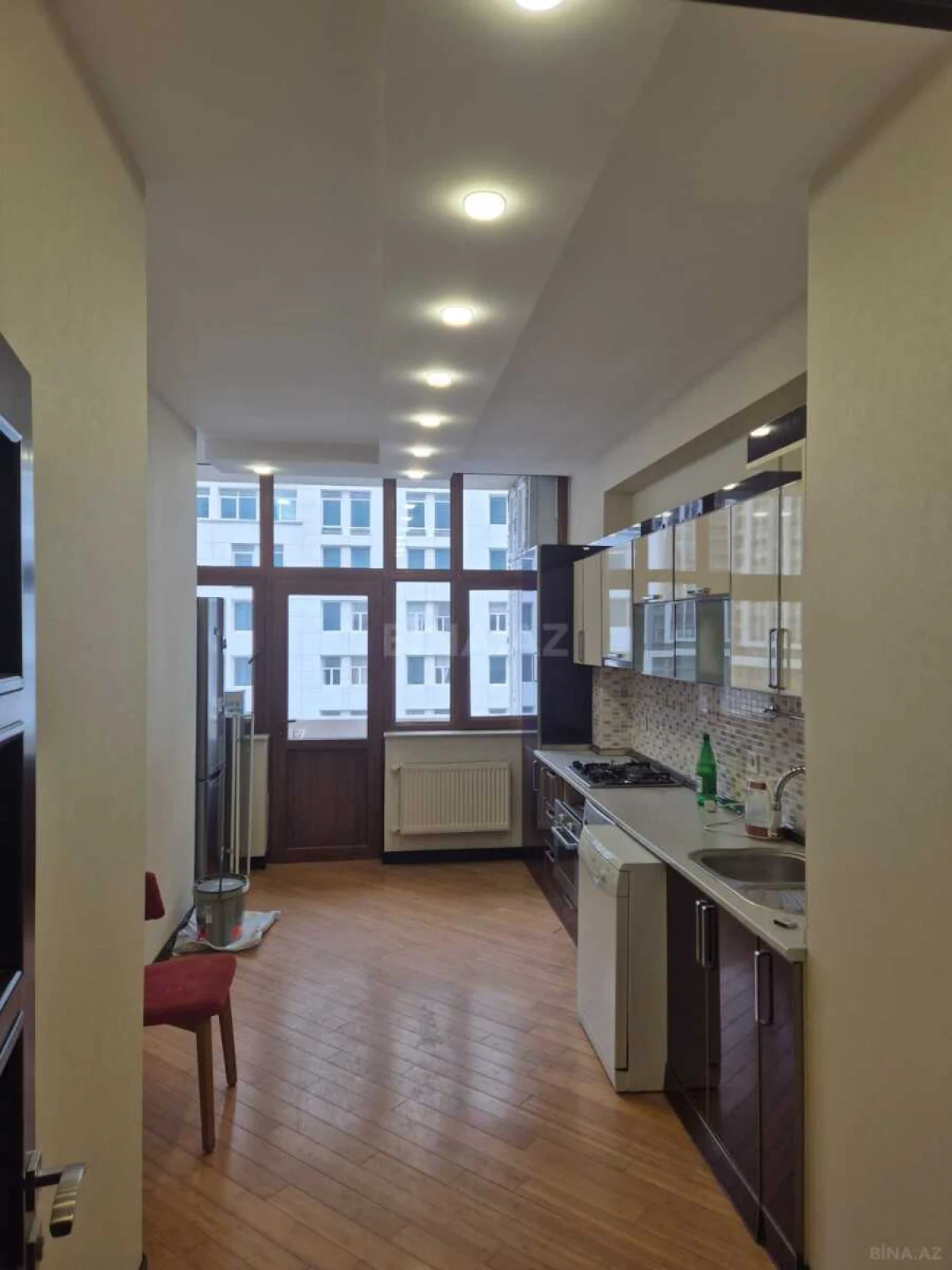 Kirayə verilir 3 otaqlı mənzil 120 m²