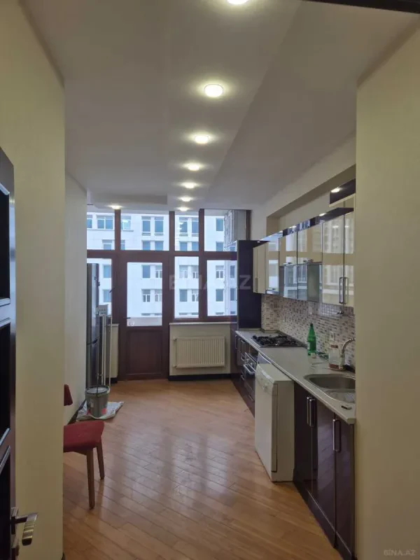 Kirayə verilir 3 otaqlı mənzil 120 m²