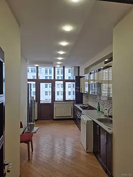 Kirayə verilir 3 otaqlı mənzil 120 m²