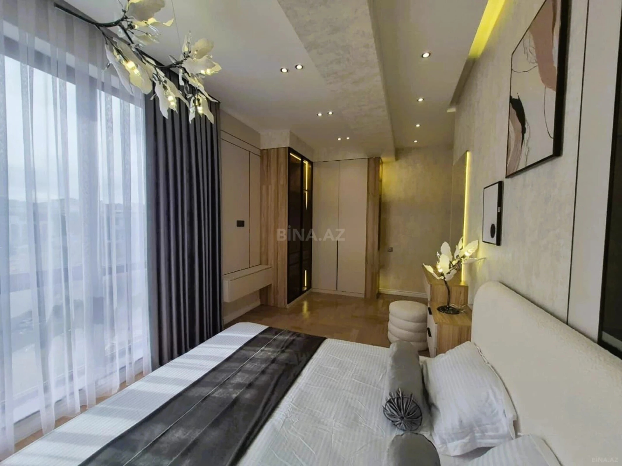 Satılır 3 otaqlı mənzil 120 m²