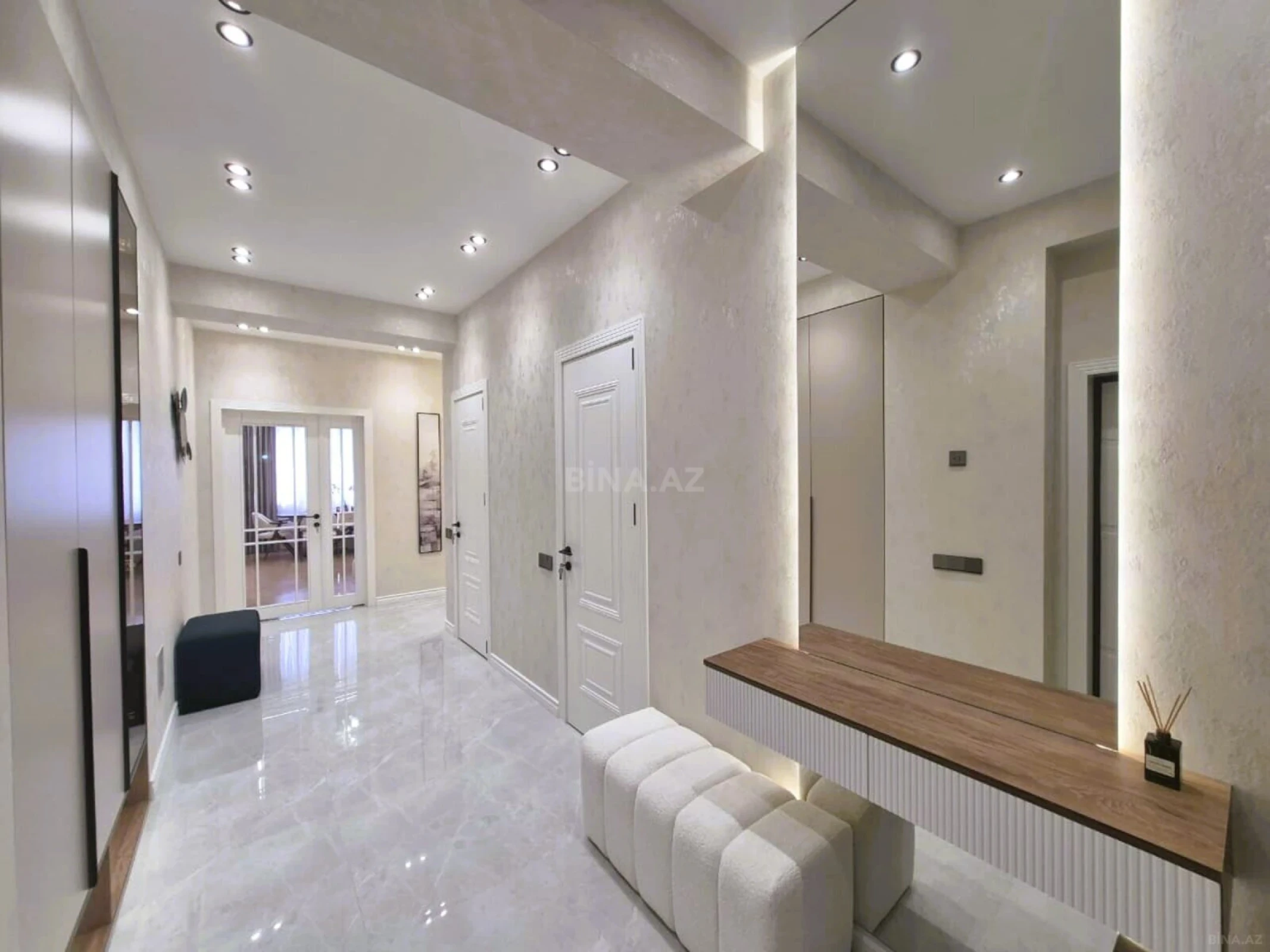 Satılır 3 otaqlı mənzil 120 m²