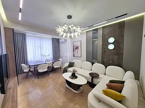 Satılır 3 otaqlı mənzil 120 m²