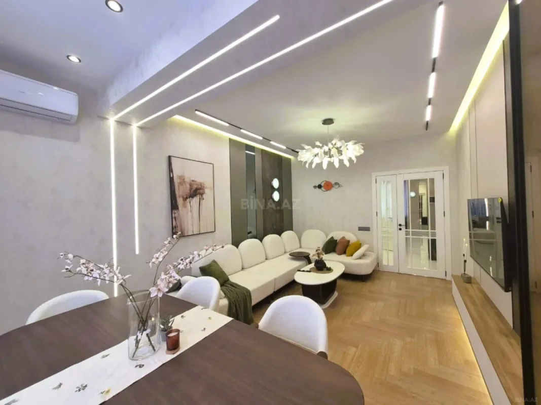 Satılır 3 otaqlı mənzil 120 m²