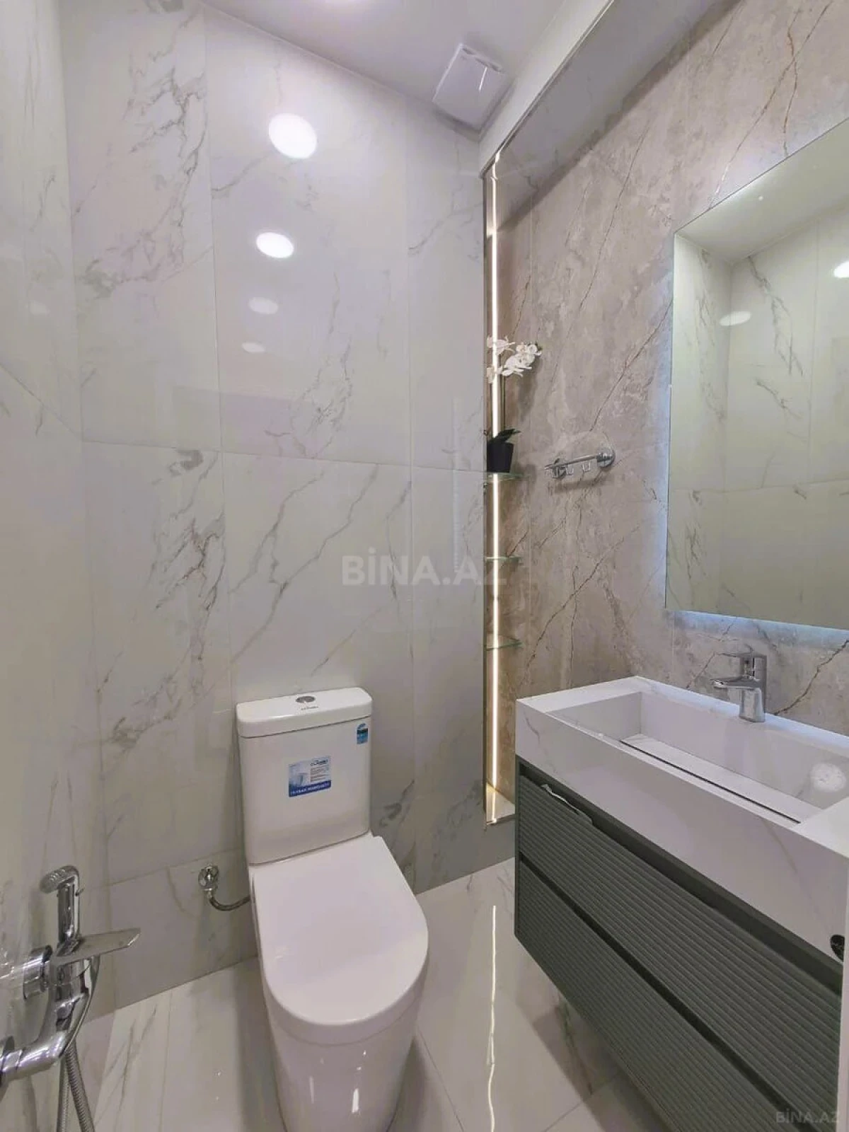 Satılır 3 otaqlı mənzil 120 m²