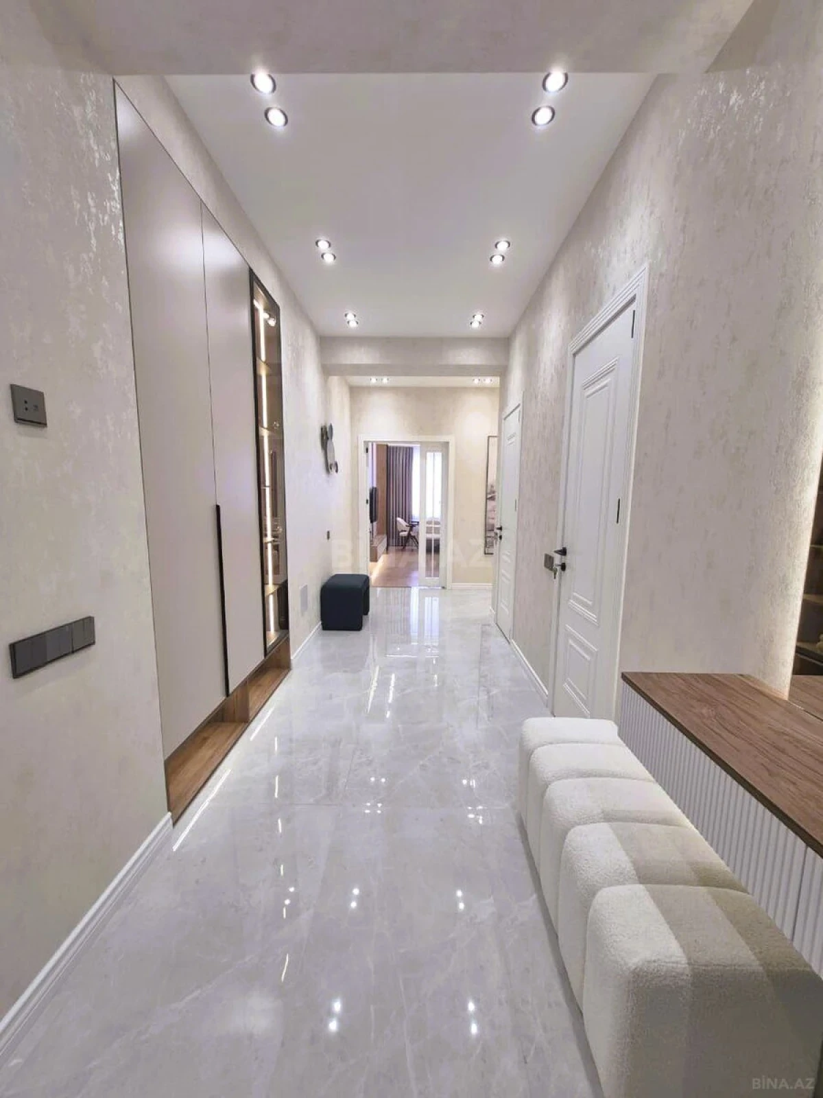 Satılır 3 otaqlı mənzil 120 m²