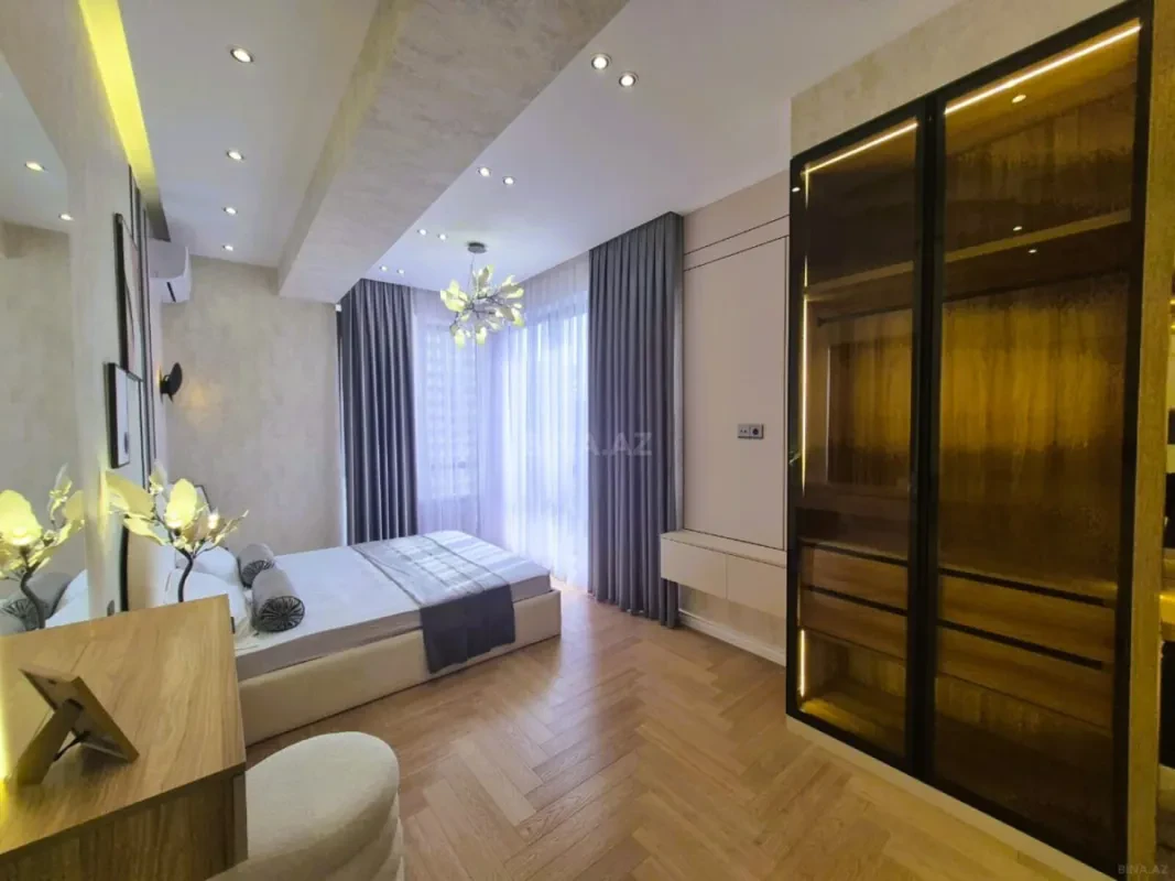 Satılır 3 otaqlı mənzil 120 m²