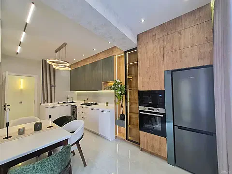 Satılır 3 otaqlı mənzil 120 m²