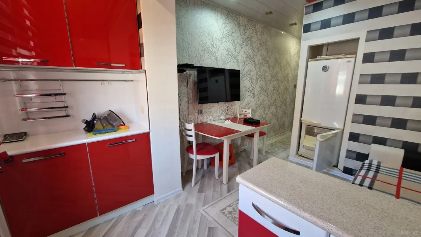 Kirayə verilir 2 otaqlı mənzil 50 m²