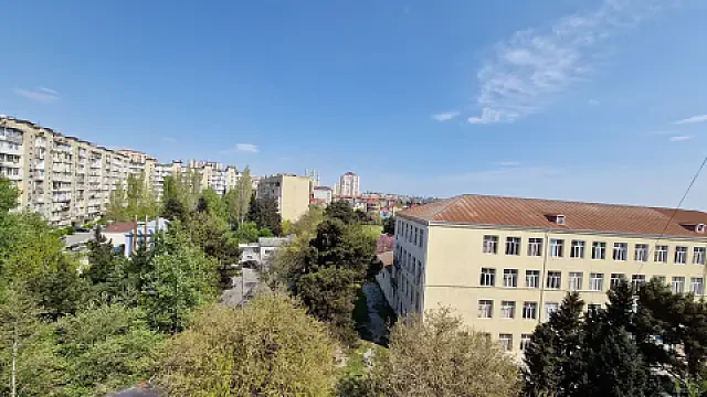 Kirayə verilir 2 otaqlı mənzil 50 m²