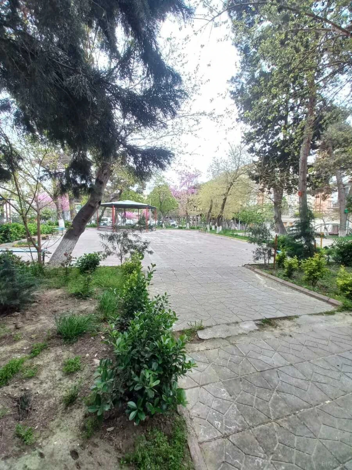 Satılır 3 otaqlı mənzil 105 m²