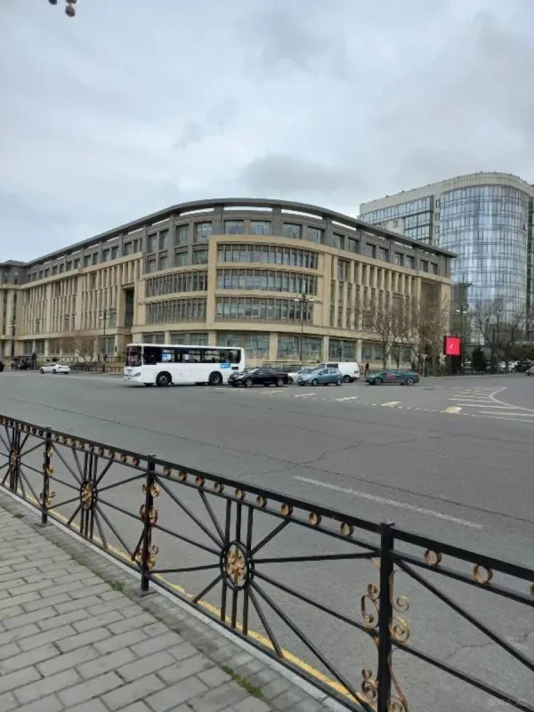 Satılır 3 otaqlı mənzil 105 m²