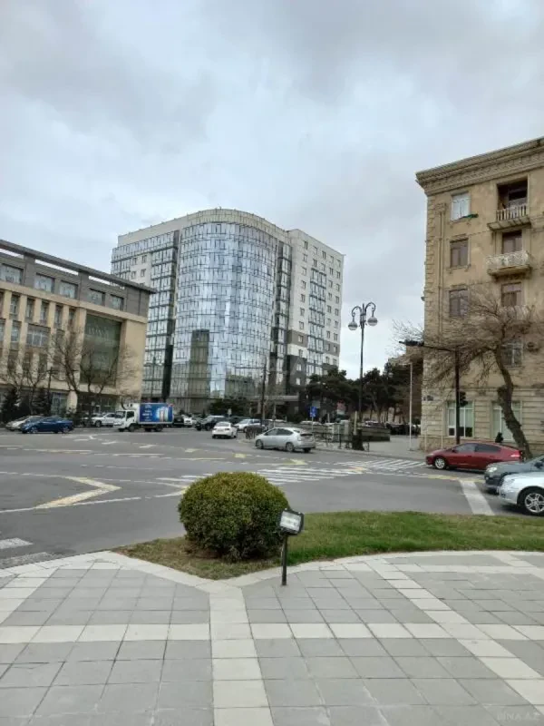 Satılır 3 otaqlı mənzil 105 m²
