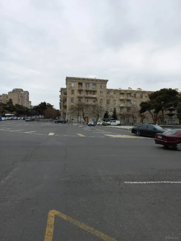 Satılır 3 otaqlı mənzil 105 m²