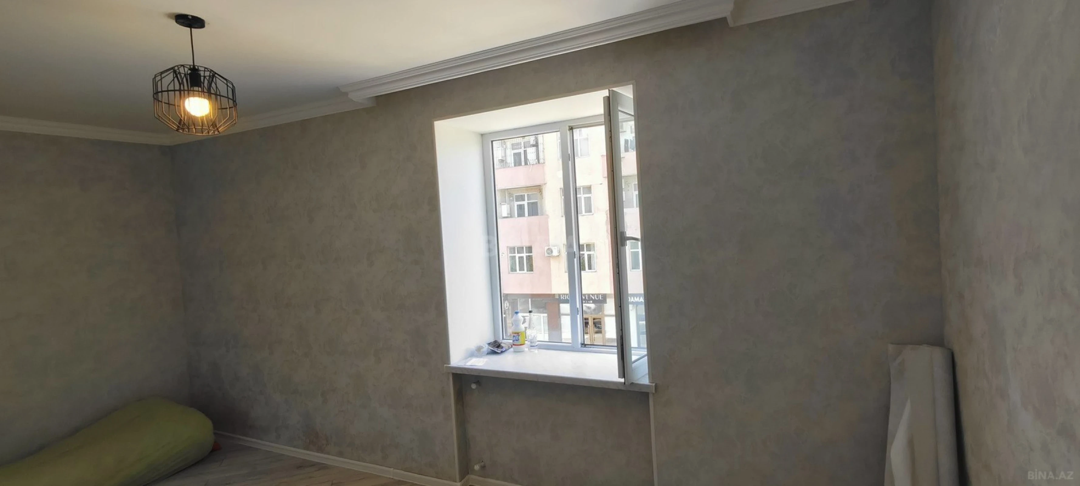 Satılır 2 otaqlı mənzil 60 m²