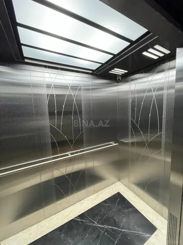 Satılır 3 otaqlı mənzil 130 m²