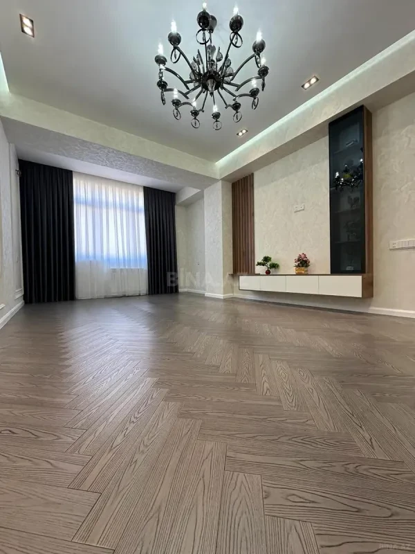 Satılır 3 otaqlı mənzil 105 m²