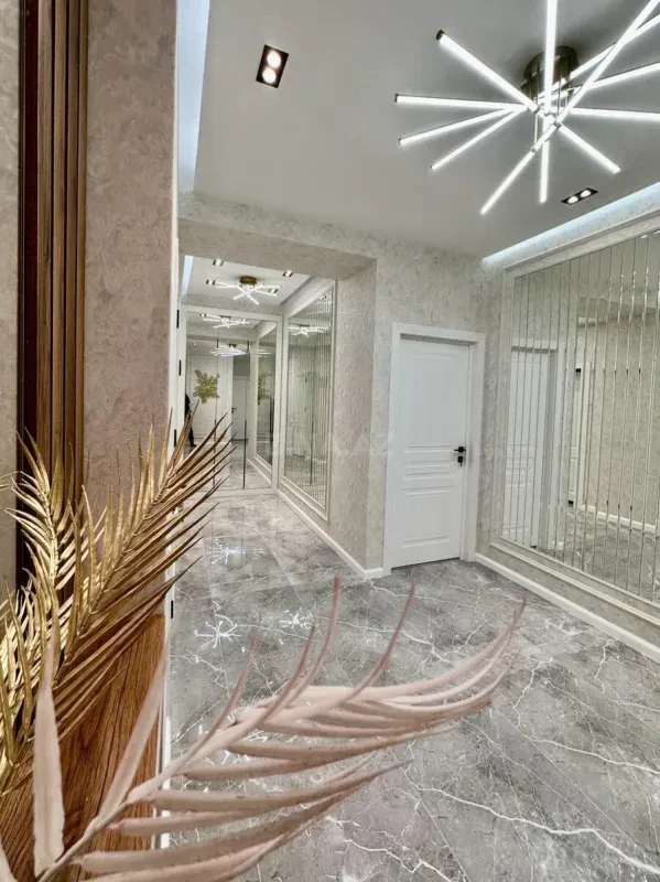 Satılır 3 otaqlı mənzil 105 m²