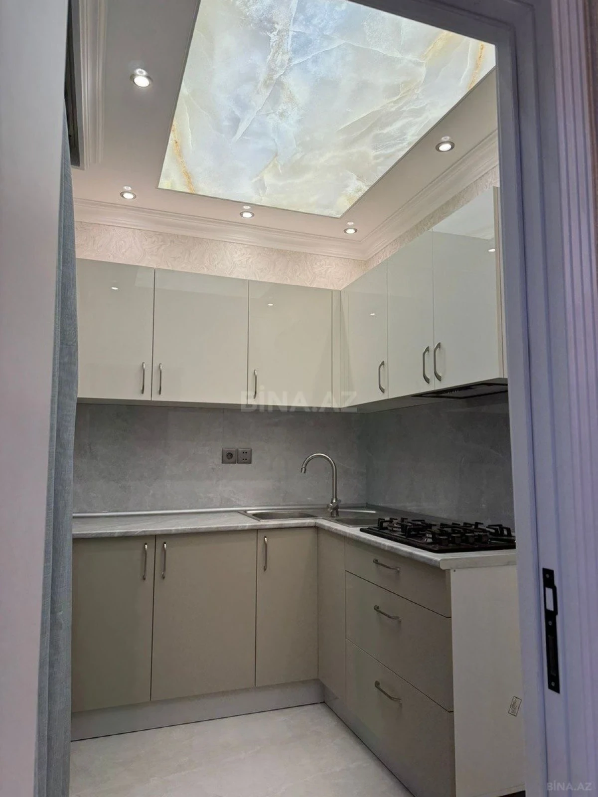 Satılır 3 otaqlı mənzil 75 m²