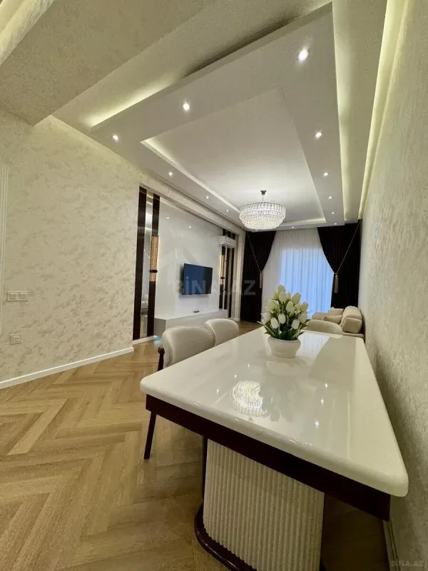 Satılır 3 otaqlı mənzil 107 m²