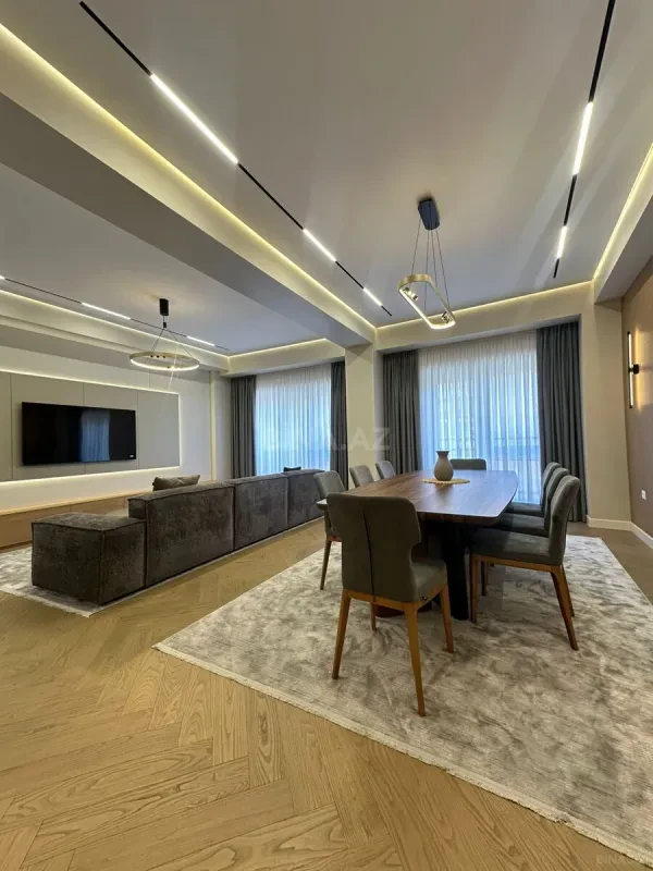 Satılır 5 otaqlı mənzil 200 m²