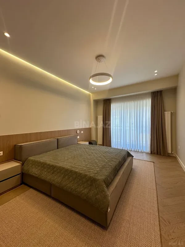 Satılır 5 otaqlı mənzil 200 m²