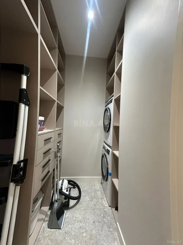 Satılır 5 otaqlı mənzil 200 m²