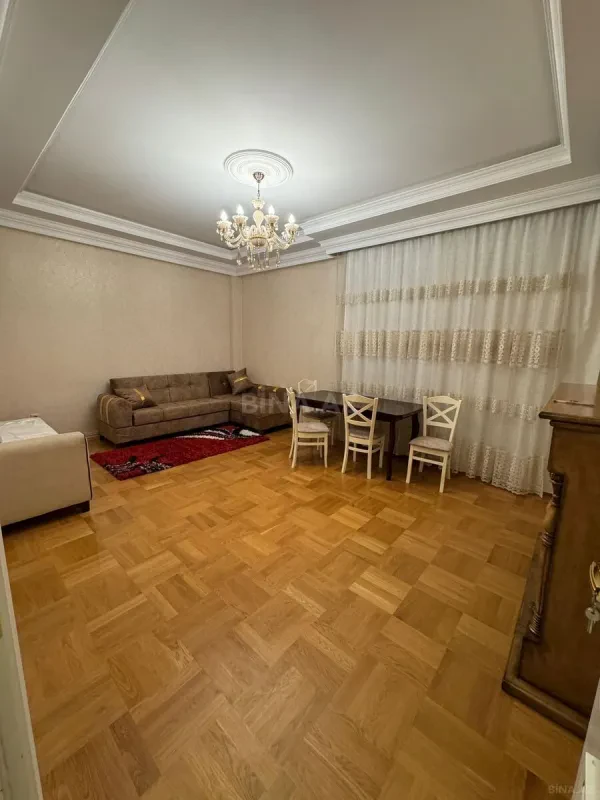 Kirayə verilir 2 otaqlı mənzil 90 m²