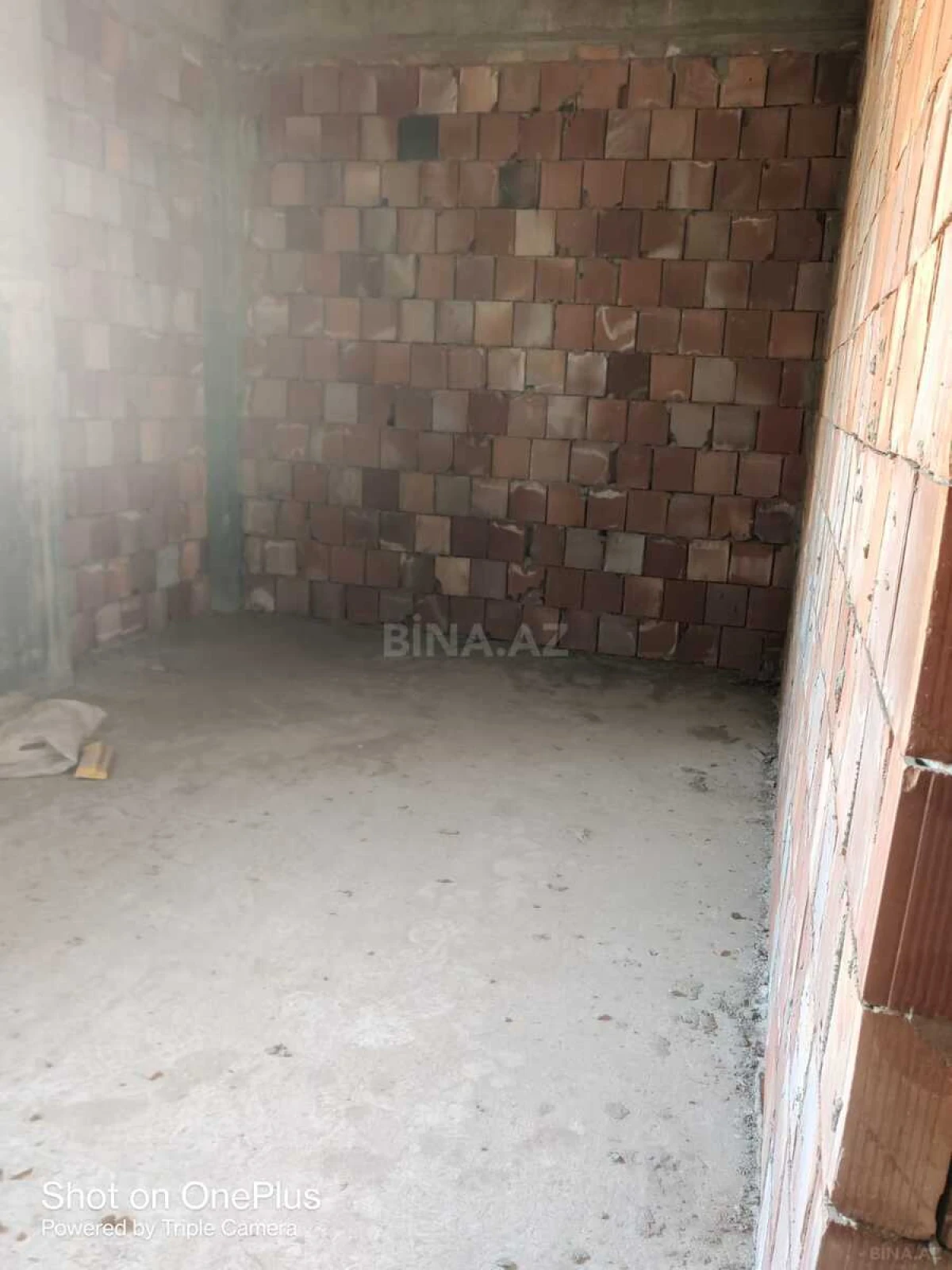 Satılır 1 otaqlı mənzil 66.6 m²