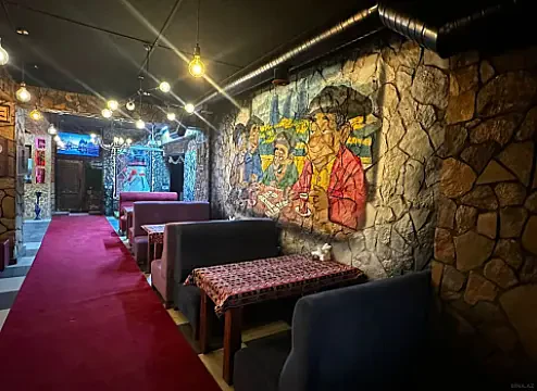 Satılır obyekt 210 m²