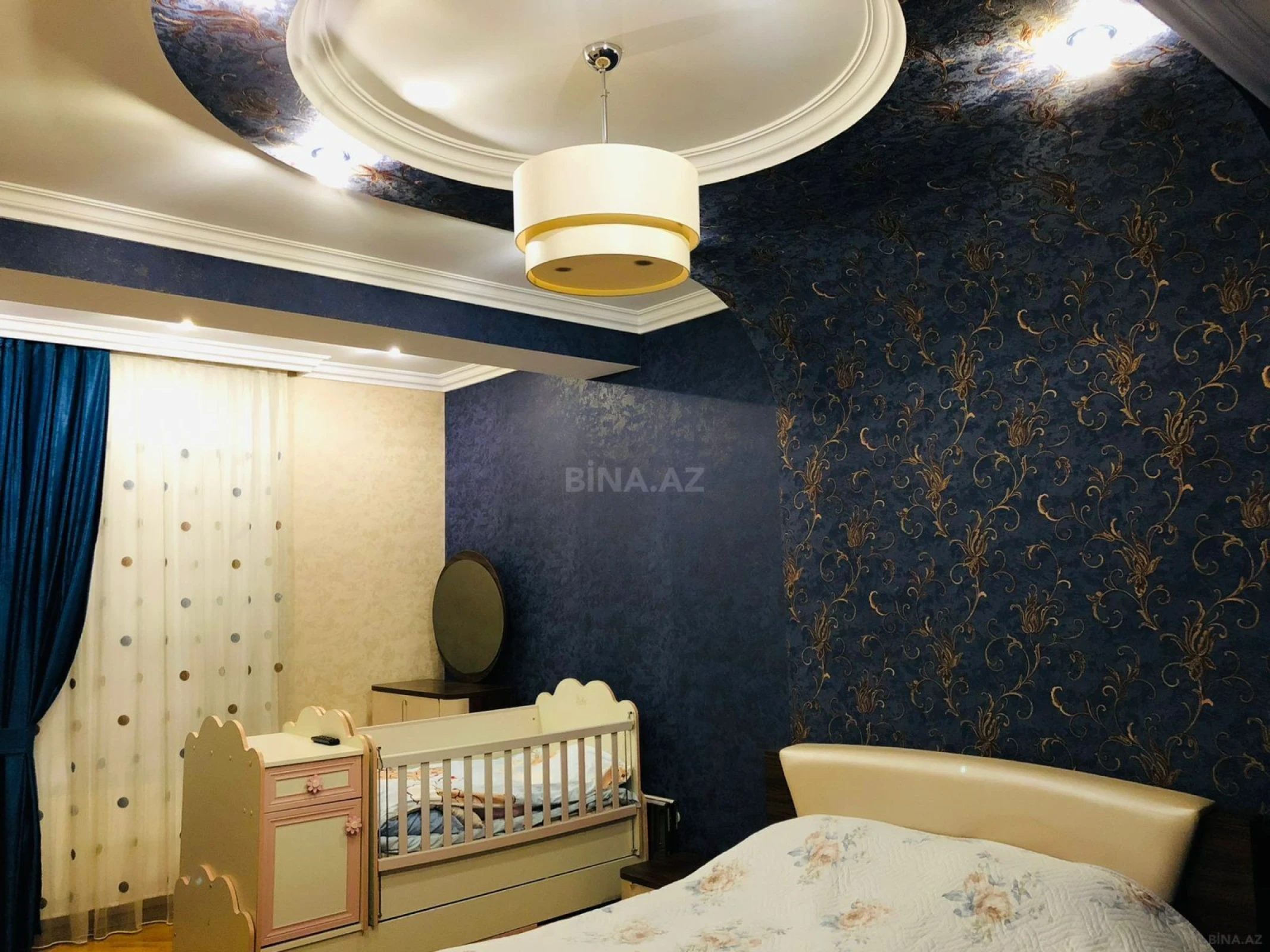 Satılır 3 otaqlı mənzil 121 m²