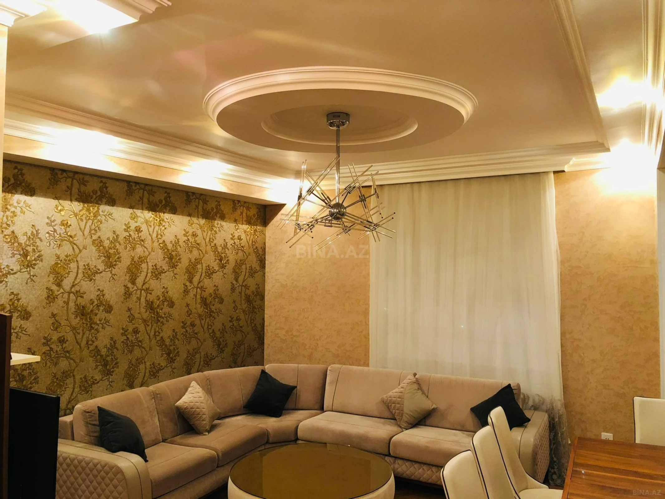 Satılır 3 otaqlı mənzil 121 m²