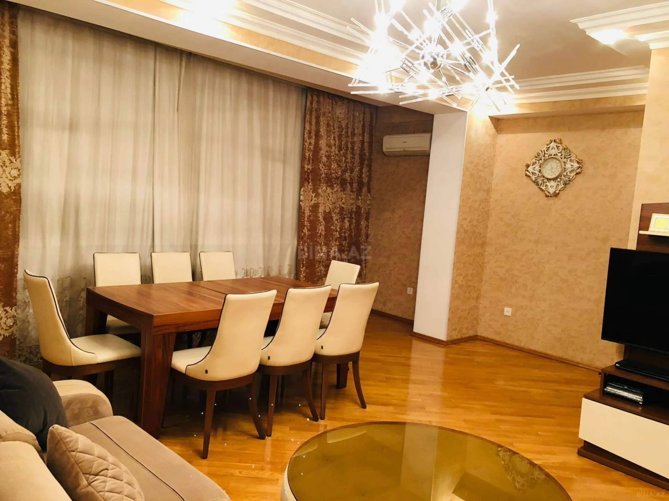 Satılır 3 otaqlı mənzil 121 m²