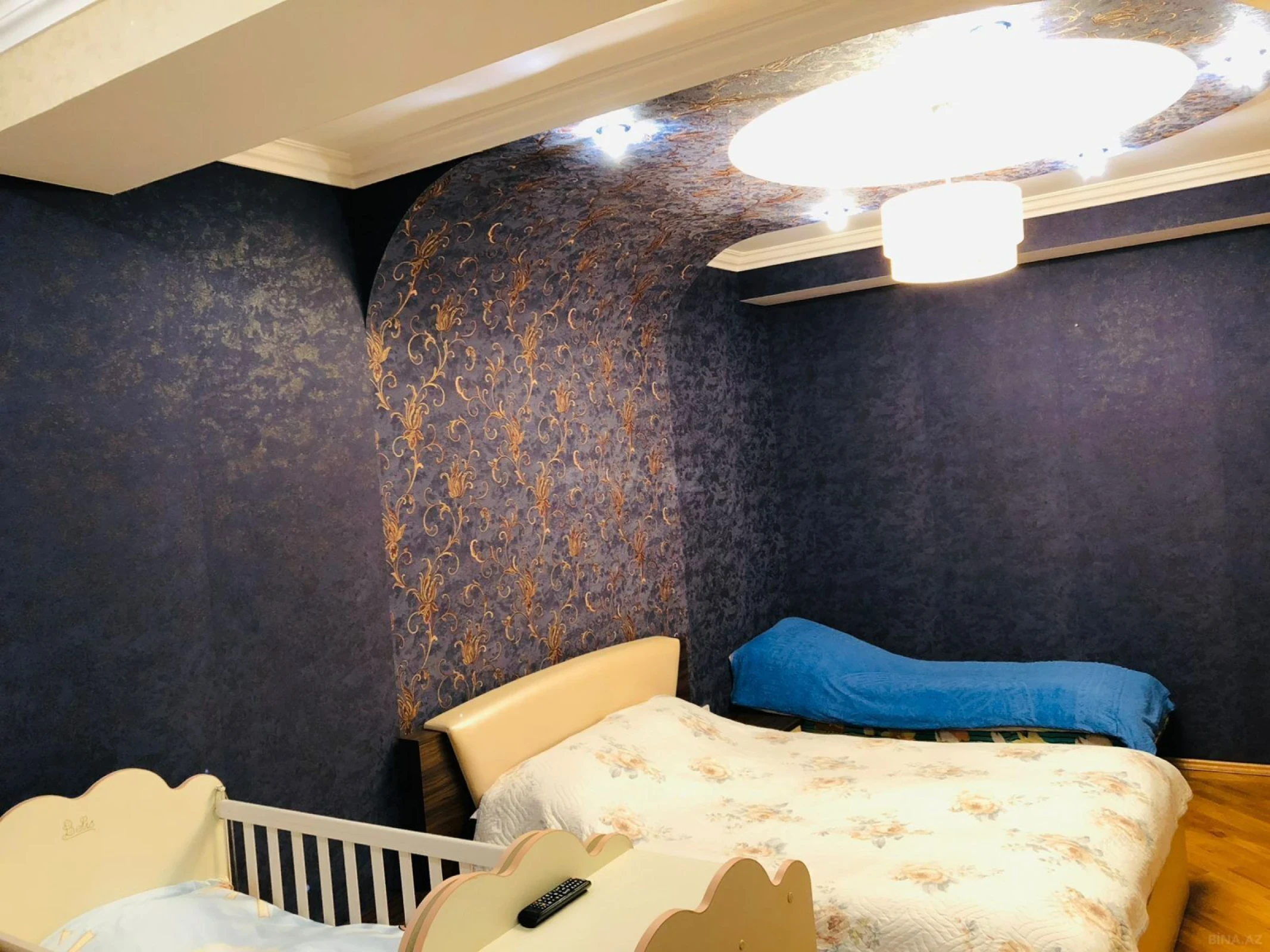 Satılır 3 otaqlı mənzil 121 m²