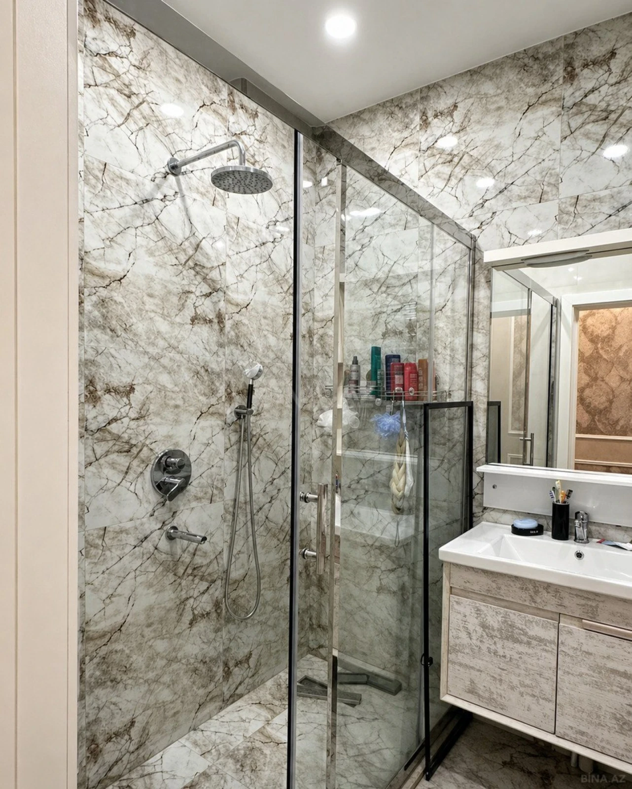 Satılır 3 otaqlı mənzil 91 m²