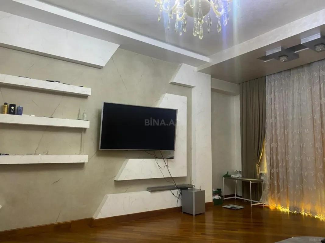 Satılır 2 otaqlı mənzil 81 m²