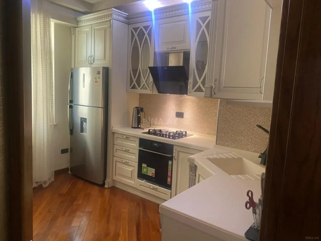 Satılır 2 otaqlı mənzil 81 m²