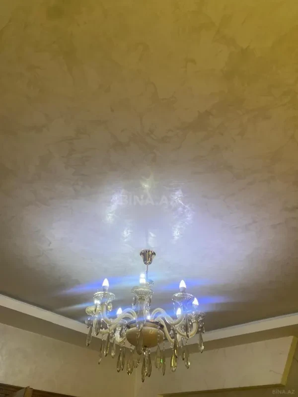 Satılır 2 otaqlı mənzil 81 m²