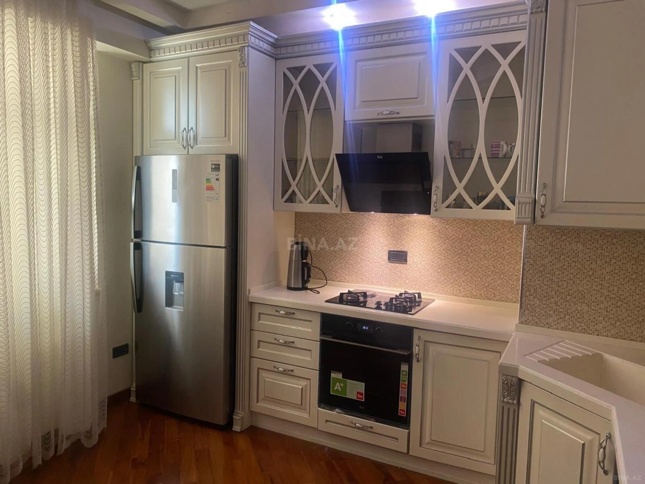 Satılır 2 otaqlı mənzil 81 m²